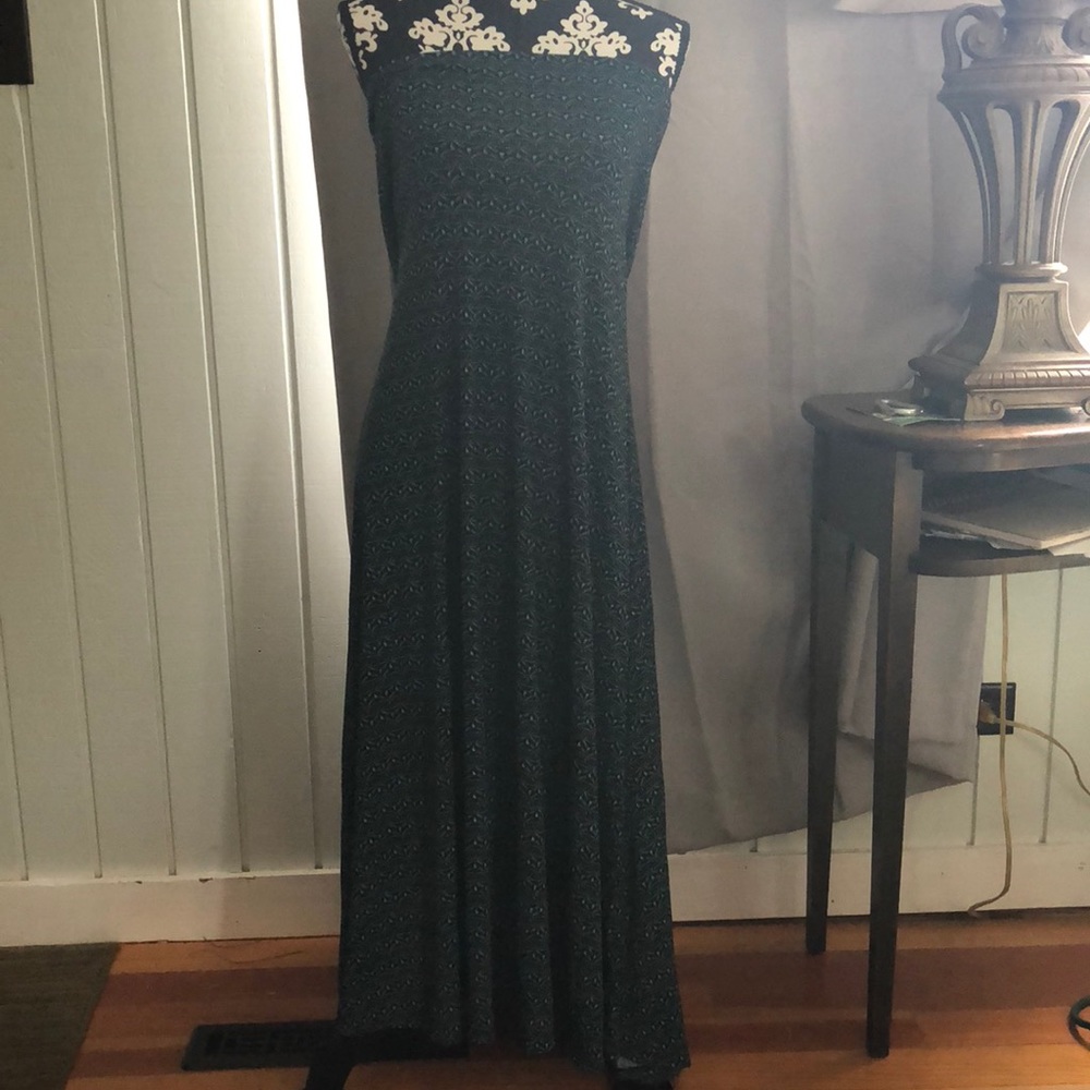 BEAUTIFUL STRAPLESS MAXI DRESS DOUBLES AS SKIRT